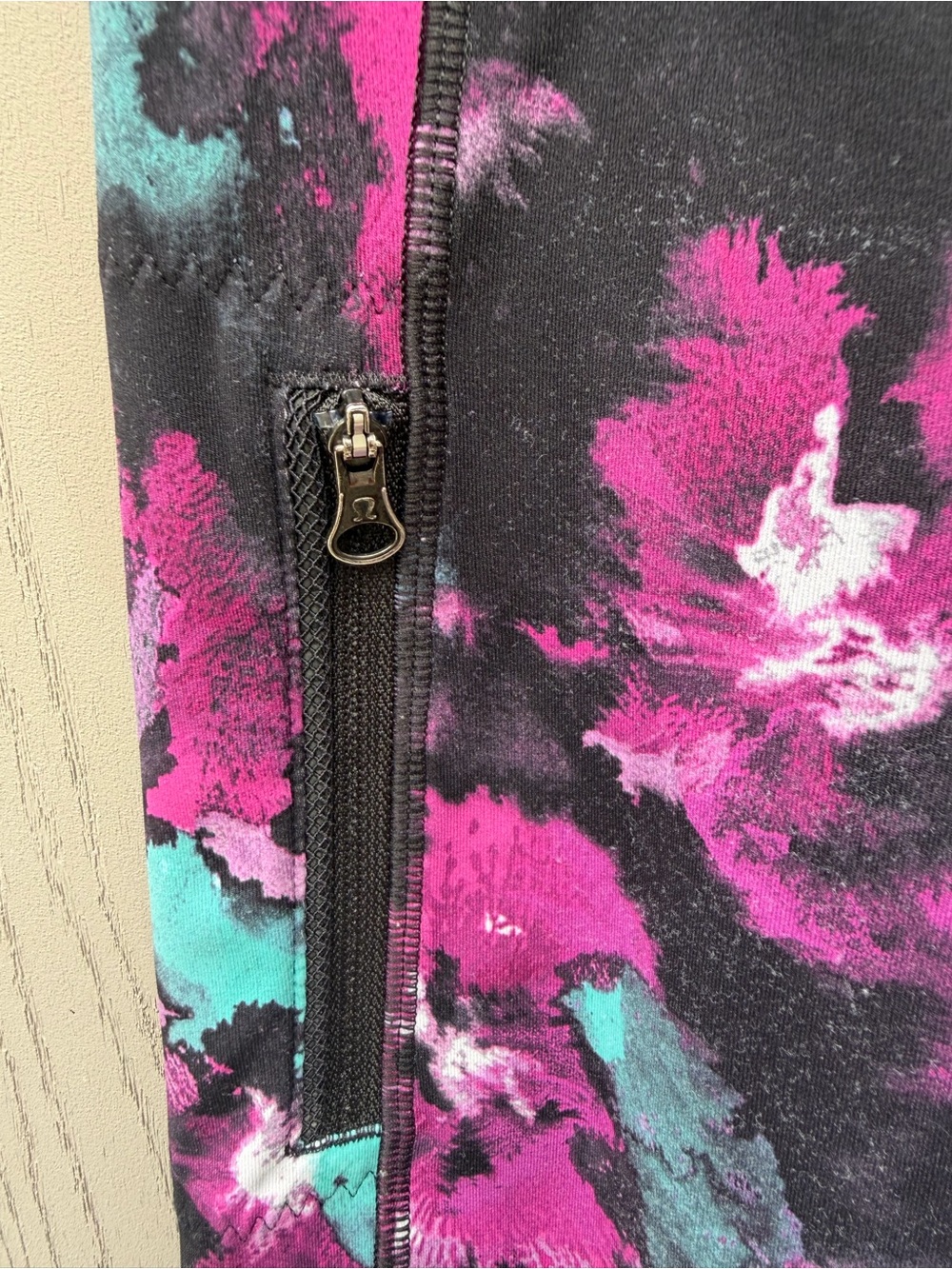 lululemon athletica wBlack, Purple, Teal Abstract-Print Perform Leggings- pocket - Picture 3 of 11